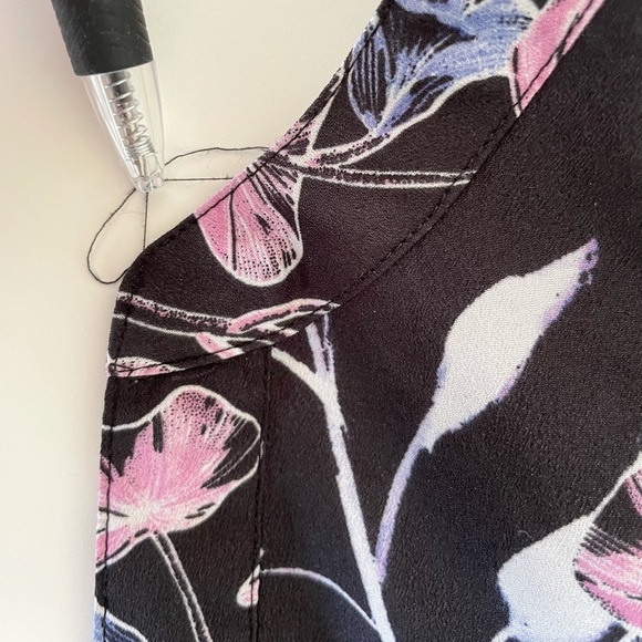 Ivanka Trump Floral Dress Blouse Top with Button Sleeves Women’s Medium - Picture 11 of 16